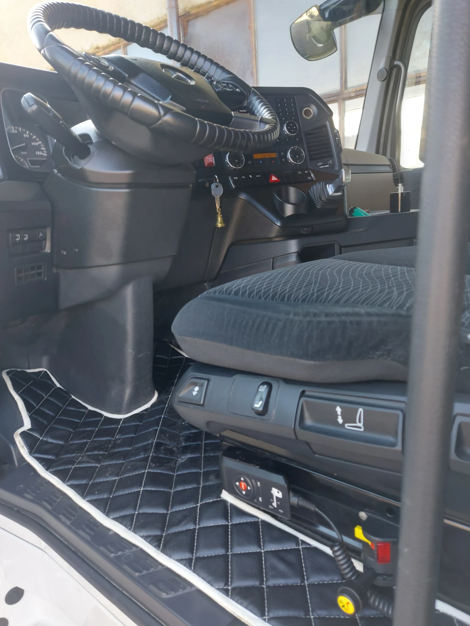 Mercedes-Benz Actros 18430 АДР - изображение 7