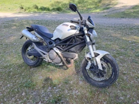Снимка Ducati Monster