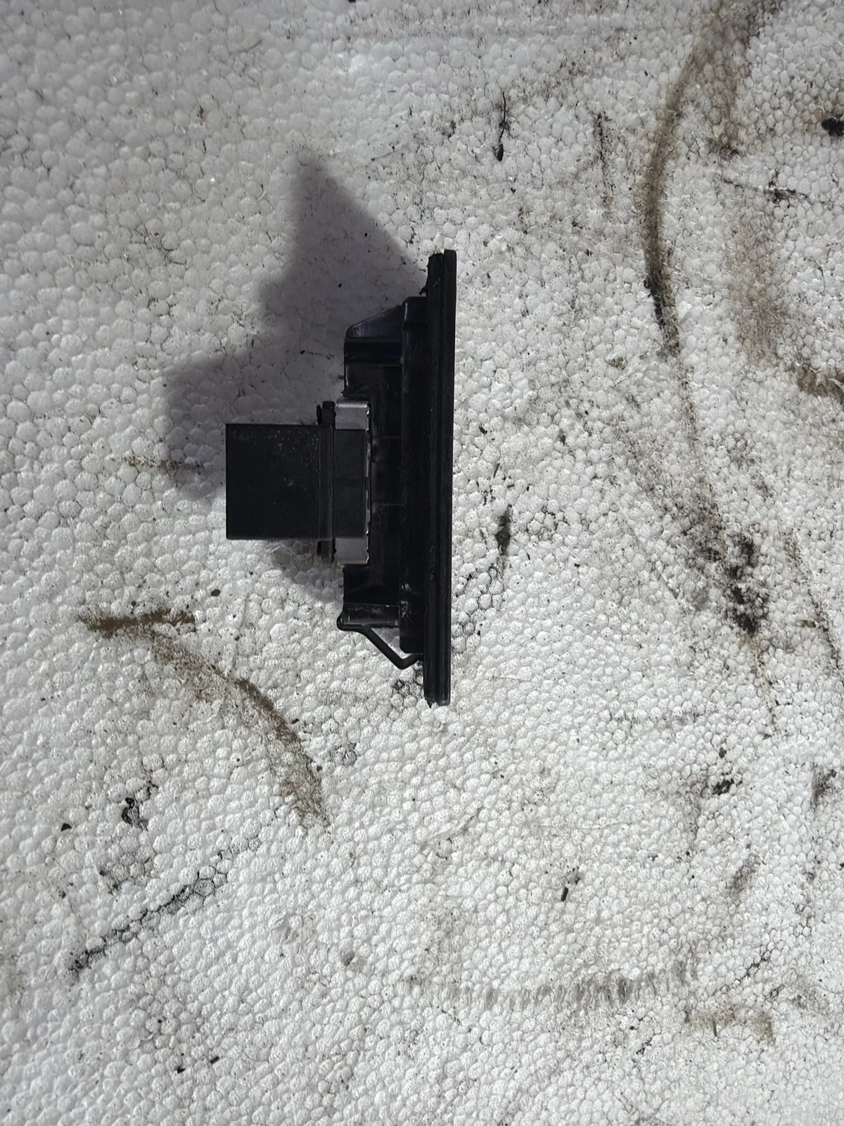 плафон регистрационен номер 8T0943021 Audi A4