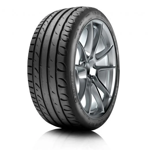 Гуми Летни 225/50R17, снимка 1 - Гуми и джанти - 49025092