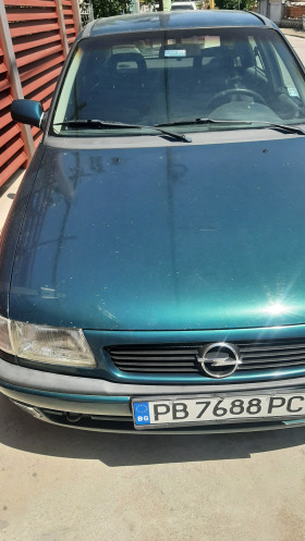Opel Astra 1.6 I 75 c, снимка 1 - Автомобили и джипове - 45902088