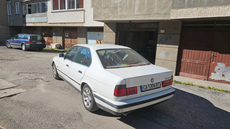 BMW 520, снимка 3 - Автомобили и джипове - 46226947