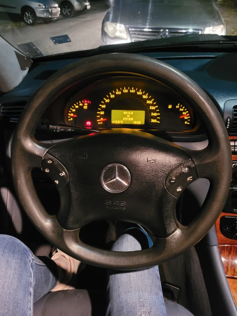 Mercedes-Benz C 220, снимка 13 - Автомобили и джипове - 47682495