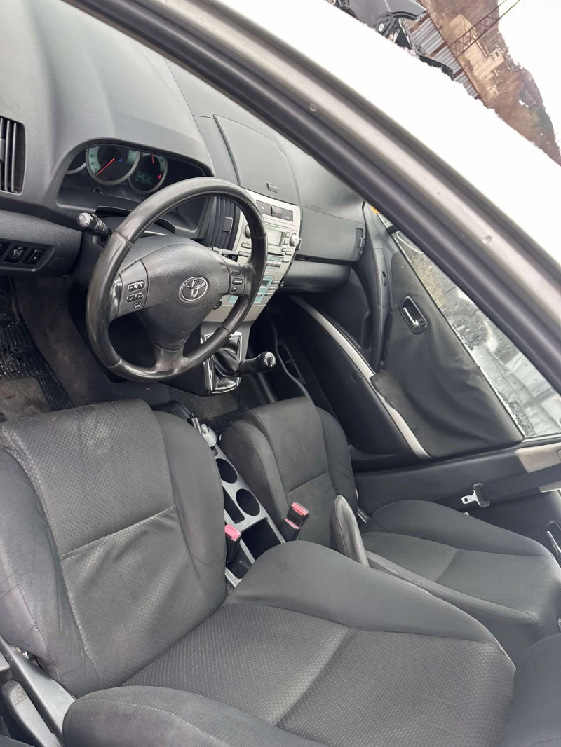 Toyota Corolla verso 2.0 D-4D 116К.с  ляв волан НА ЧАСТИ, снимка 7 - Автомобили и джипове - 48660592