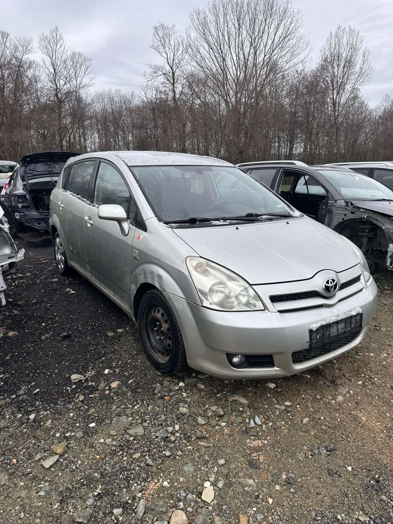 Toyota Corolla verso 2.0 D-4D 116К.с  ляв волан НА ЧАСТИ, снимка 4 - Автомобили и джипове - 48660592