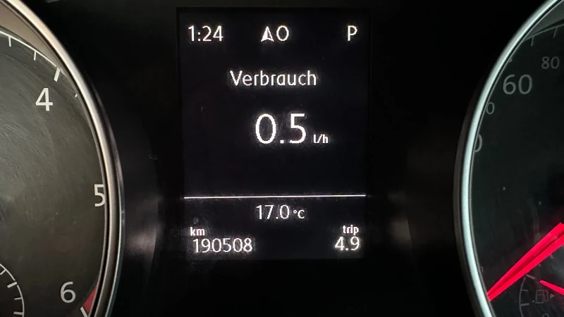 VW Golf 2.0TDI Highline, снимка 10 - Автомобили и джипове - 52211790