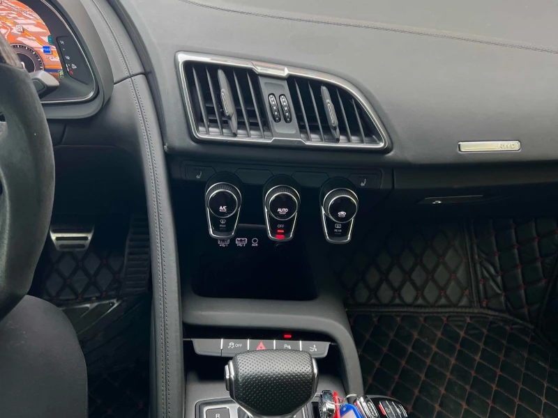 Audi R8 V10 performance CARFAX АВТО КРЕДИТ , снимка 8 - Автомобили и джипове - 52719851