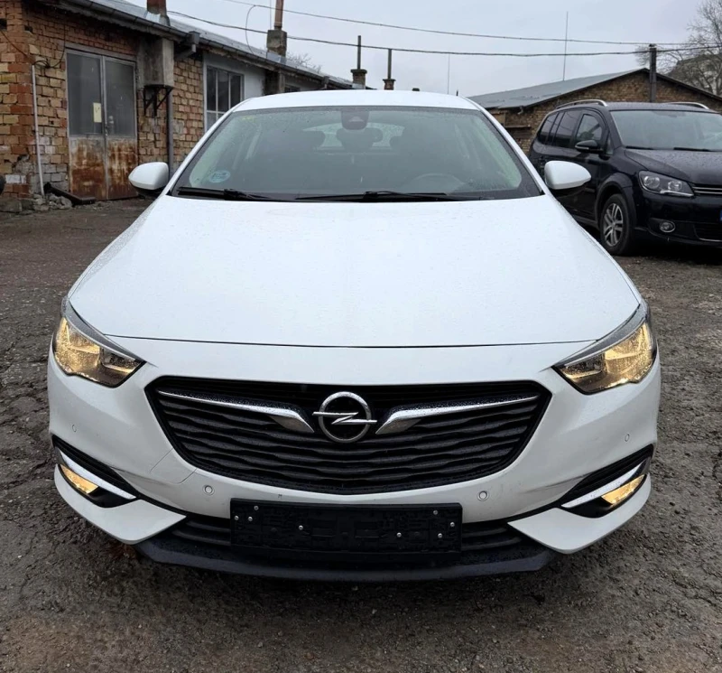 Opel Insignia 2018г.Grand Sport 1.6 CDTI DPF Selective, снимка 14 - Автомобили и джипове - 53527457