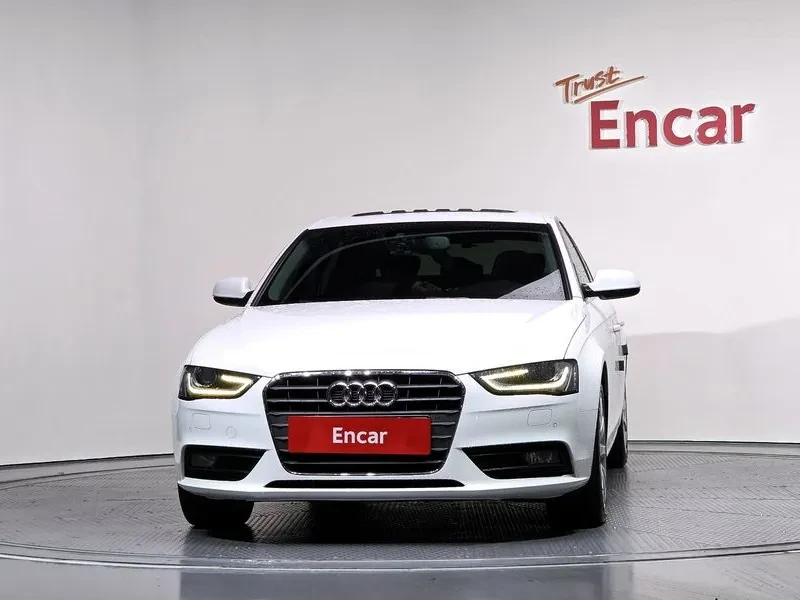 Audi A4 2.0 TDI, снимка 3 - Автомобили и джипове - 54144519