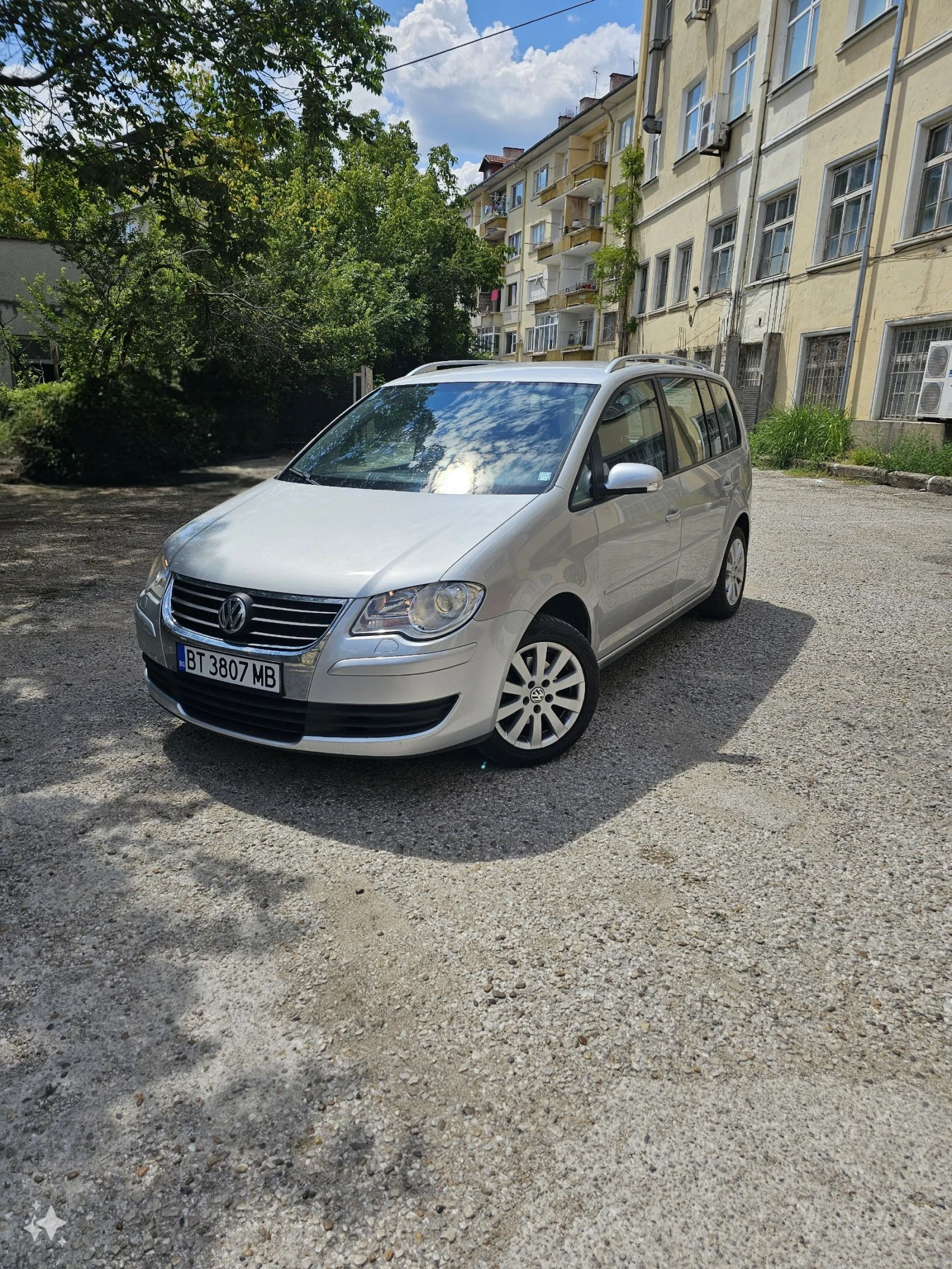 VW Touran, снимка 13 - Автомобили и джипове - 54071652