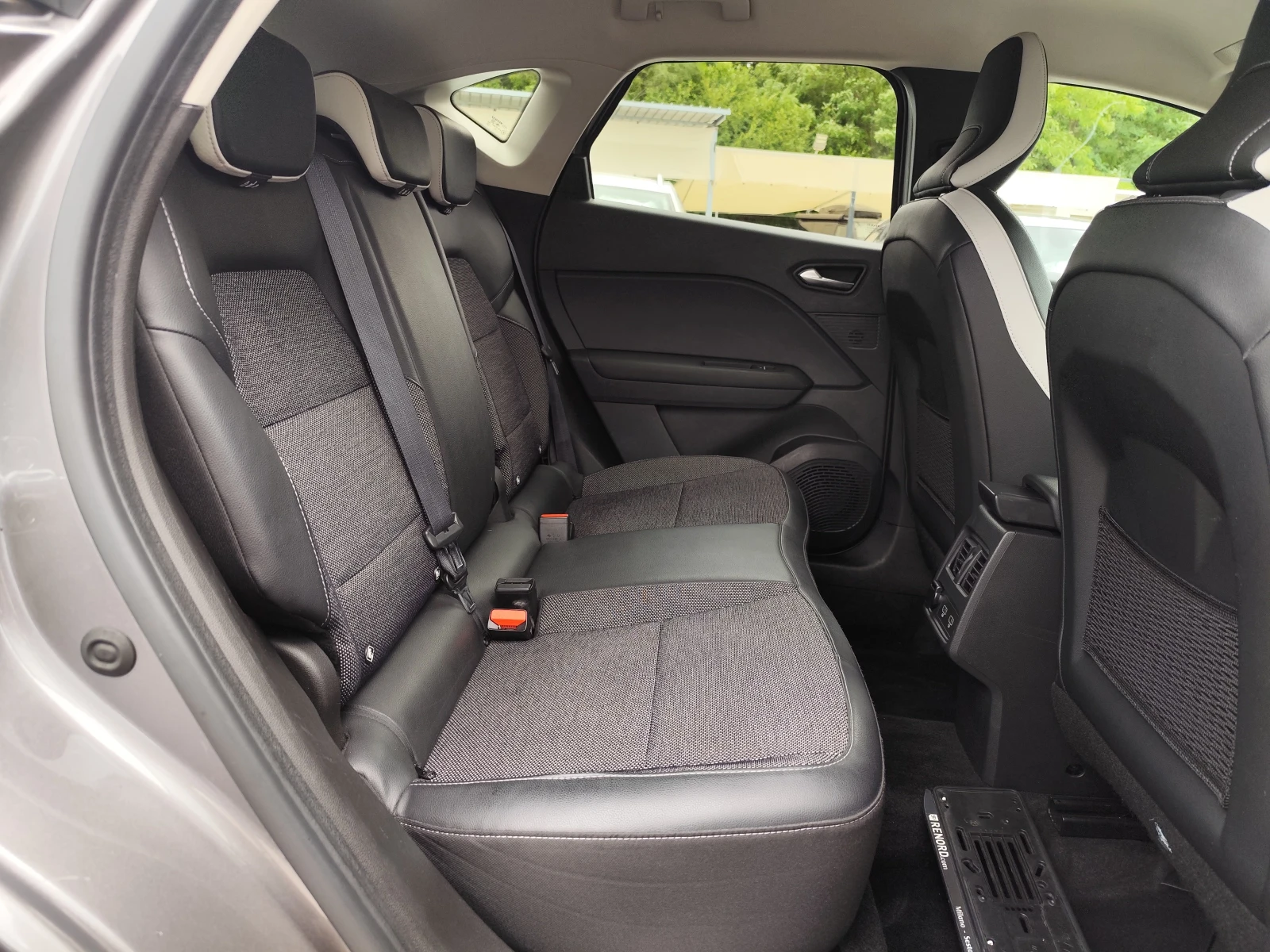 Renault Captur 1.6 E-TECH HYBRID* FULL LED* 55000km!* EURO6D* ММI - изображение 10