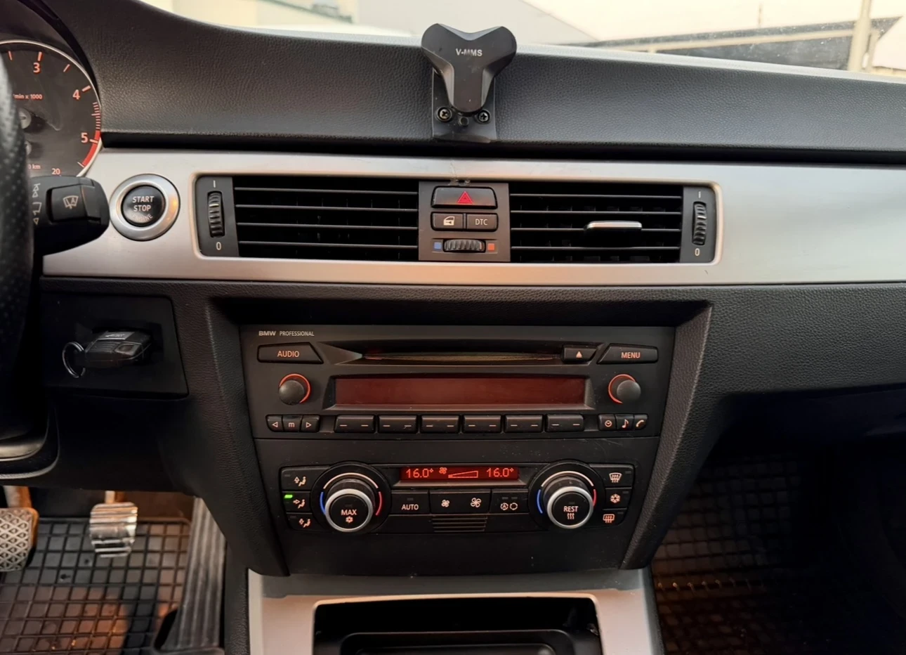 BMW 320 2.0D - изображение 9