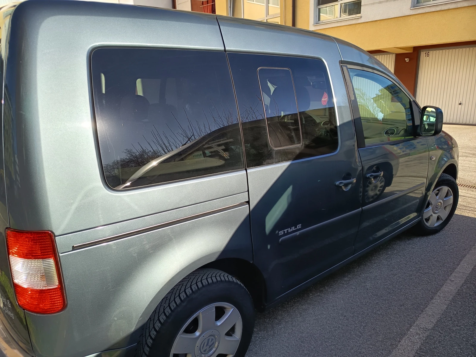 VW Caddy Life, снимка 6 - Автомобили и джипове - 54182945