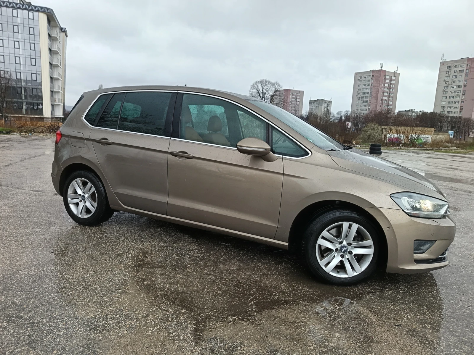 VW Passat SPORTSVAN 2.0 TDI 150 PS АВТОМАТ , снимка 3 - Автомобили и джипове - 54443393