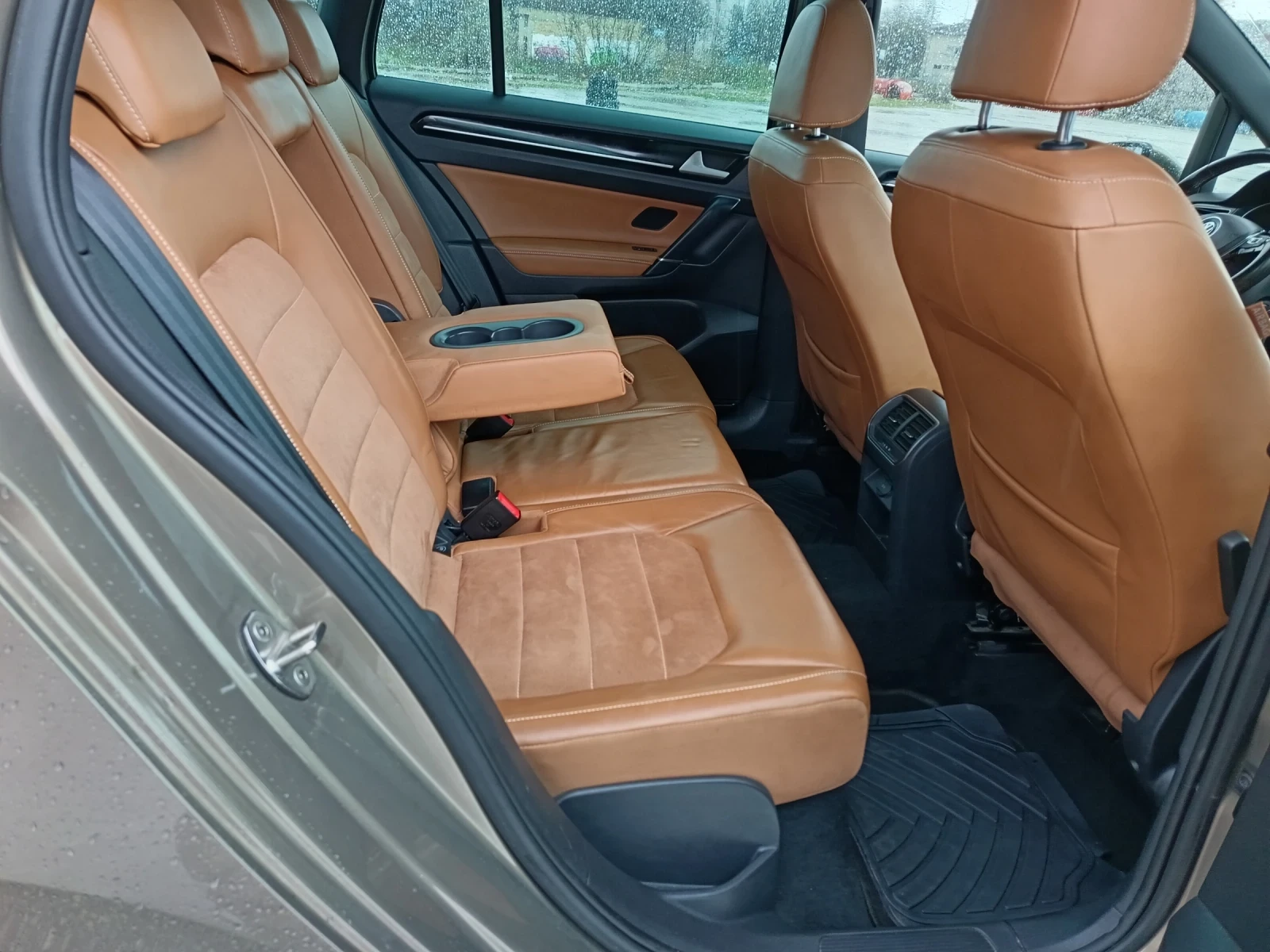 VW Passat SPORTSVAN 2.0 TDI 150 PS АВТОМАТ , снимка 9 - Автомобили и джипове - 54443393