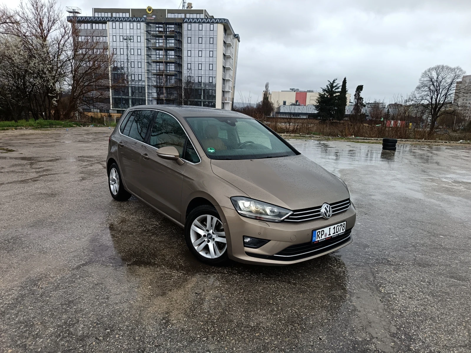 VW Passat SPORTSVAN 2.0 TDI 150 PS АВТОМАТ , снимка 2 - Автомобили и джипове - 54443393