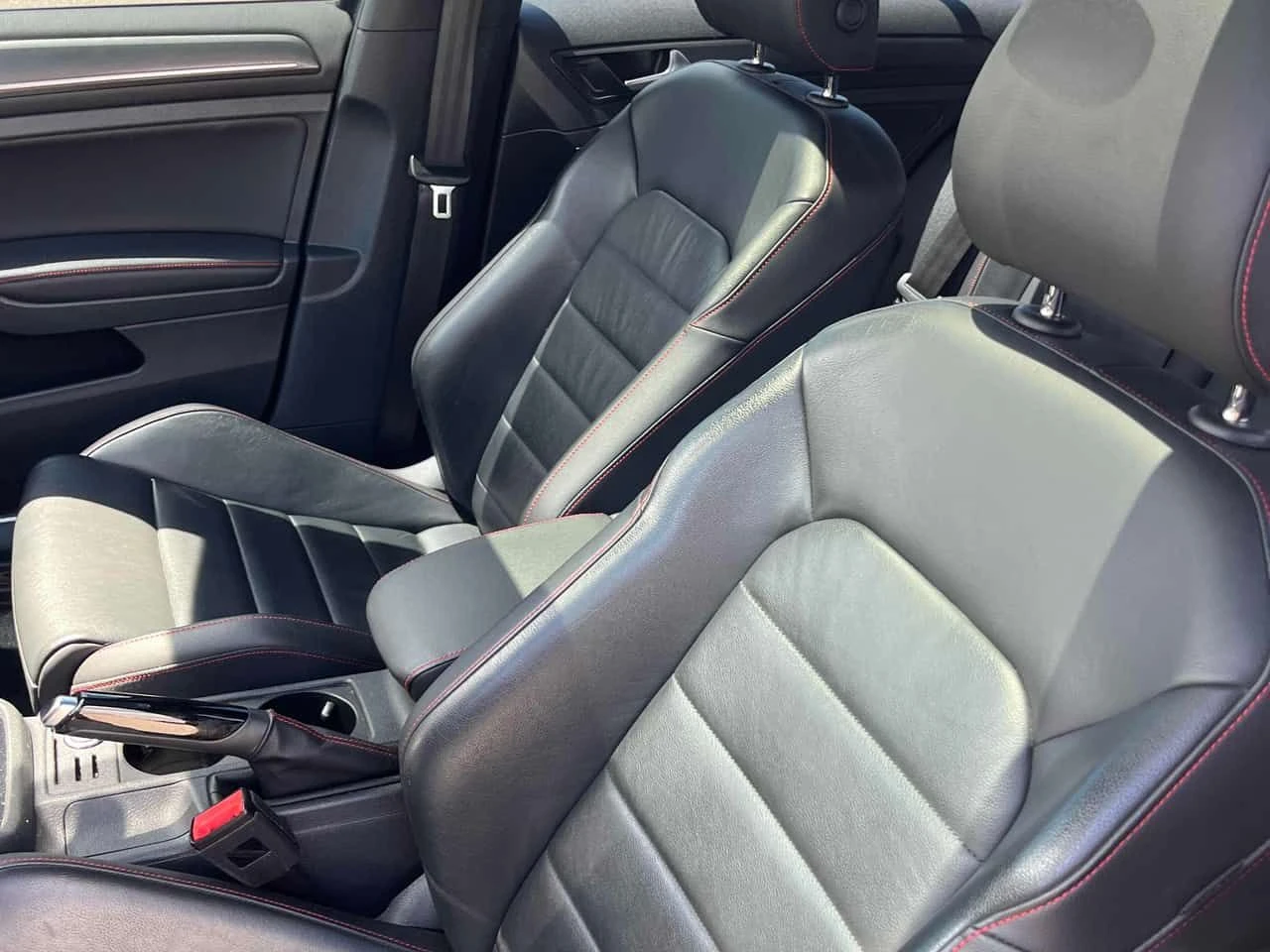 VW Golf * Manual * АВТОКРЕДИТ БЕЗ ПЪРВОНАЧАЛНА ВНОСКА* , снимка 10 - Автомобили и джипове - 54976648