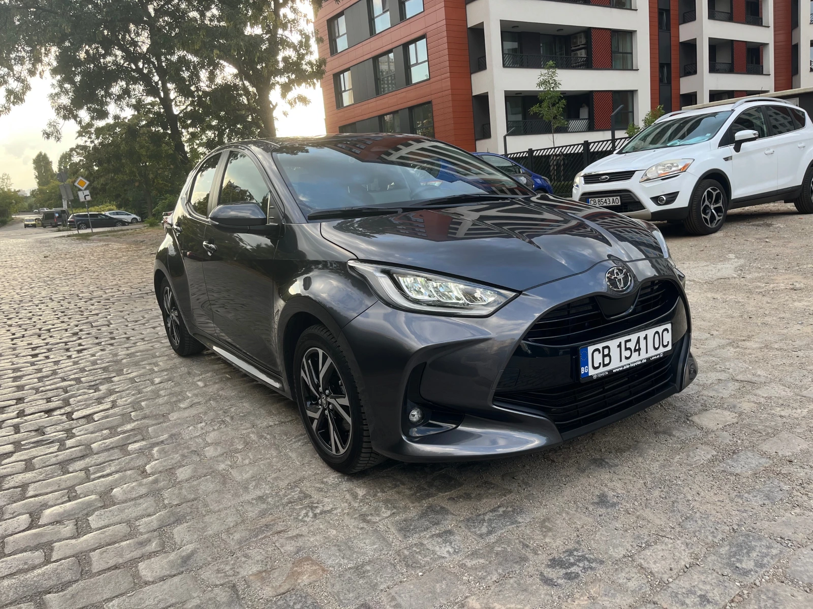 Toyota Yaris HYBRID/KEYLESS/LED/CARPLAY/STYLE-PLUS