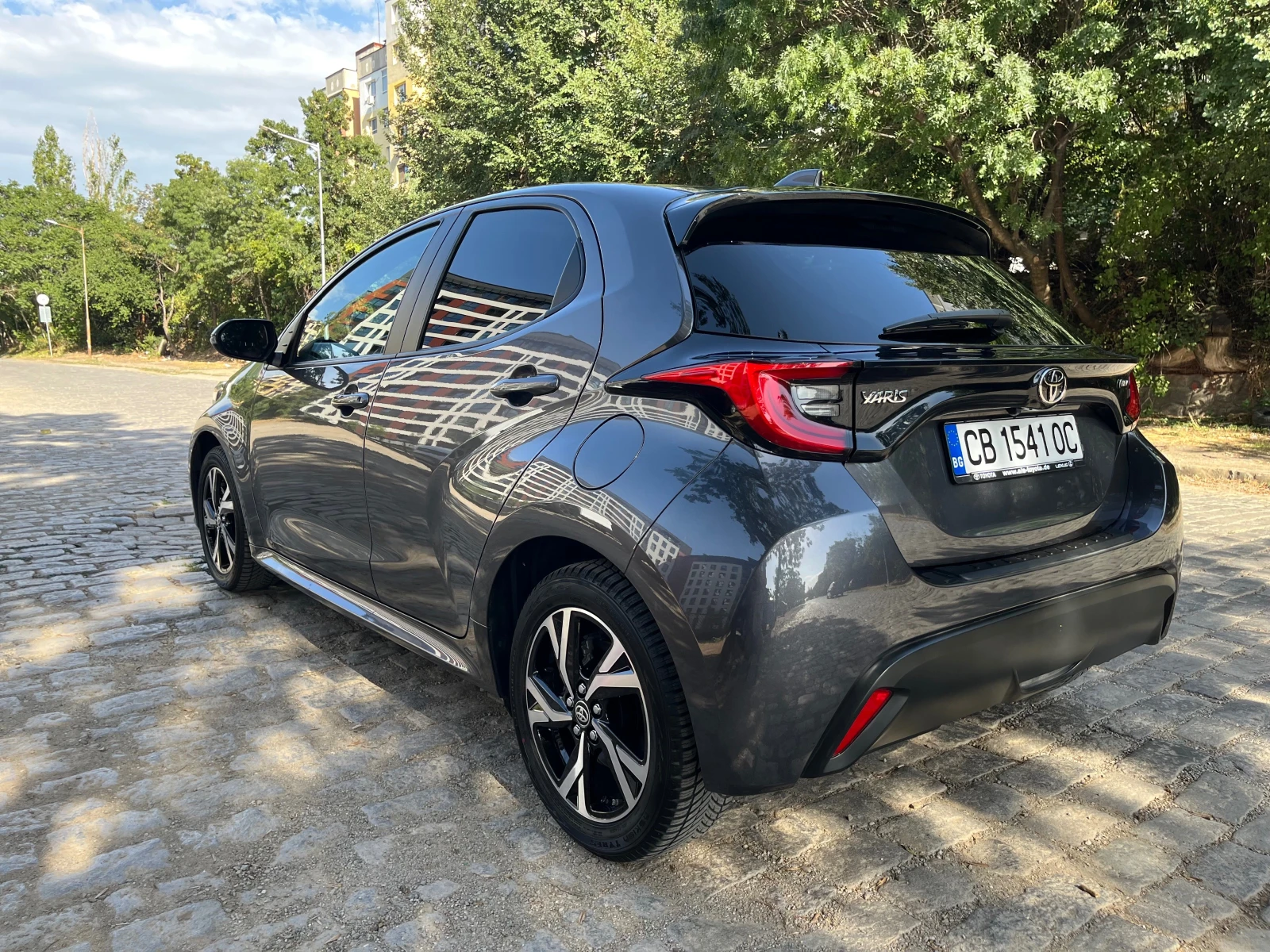 Toyota Yaris HYBRID/KEYLESS/LED/CARPLAY/STYLE-PLUS, снимка 6 - Автомобили и джипове - 55905715