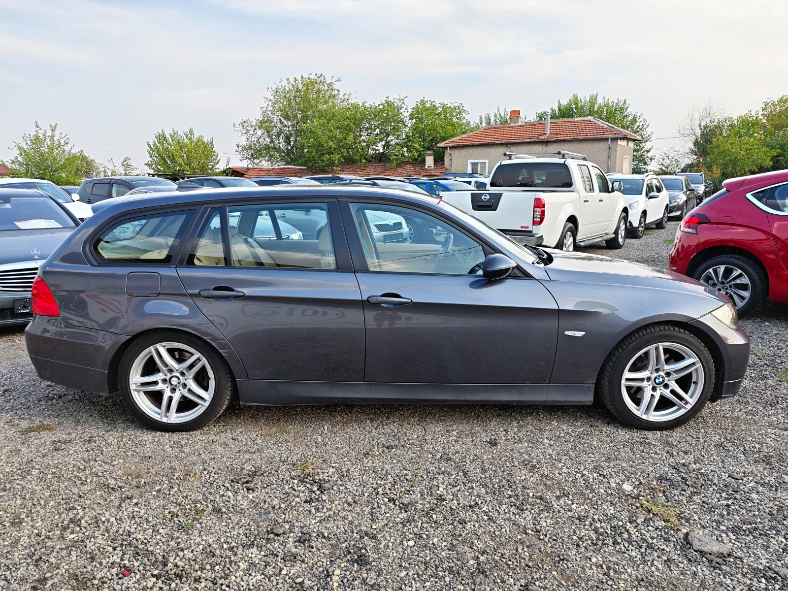 BMW 320 2.0D , снимка 6 - Автомобили и джипове - 56044729