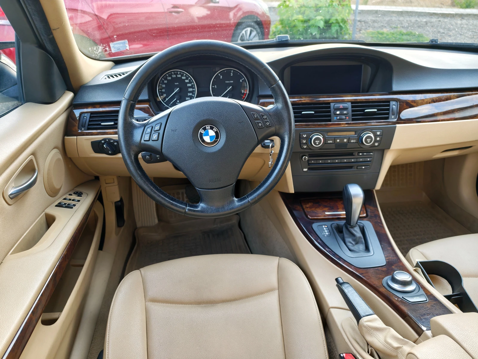 BMW 320 2.0D , снимка 14 - Автомобили и джипове - 56044729