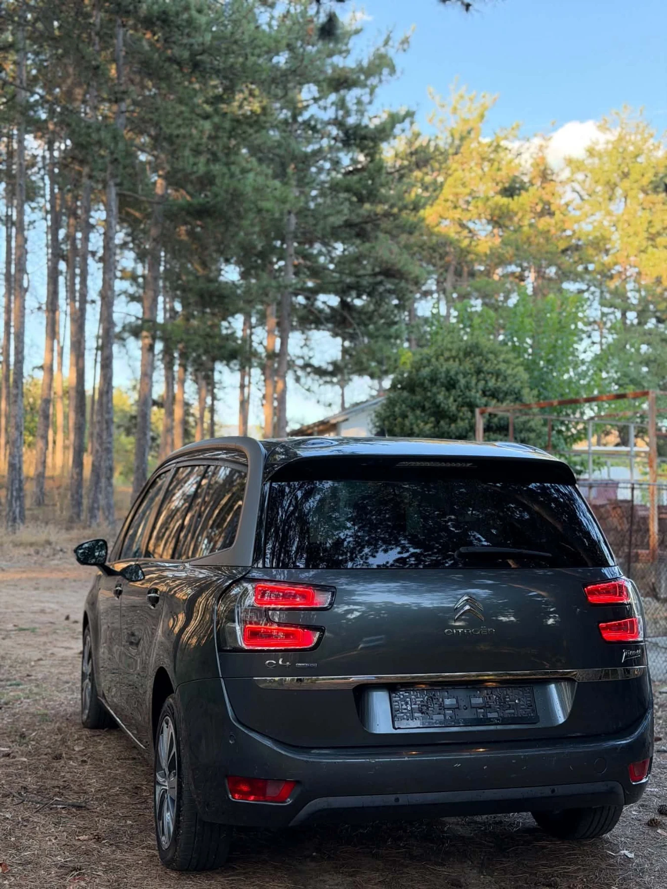 Citroen C4 Picasso 2.0BlueHDI Exclusive Desin, снимка 3 - Автомобили и джипове - 56125270
