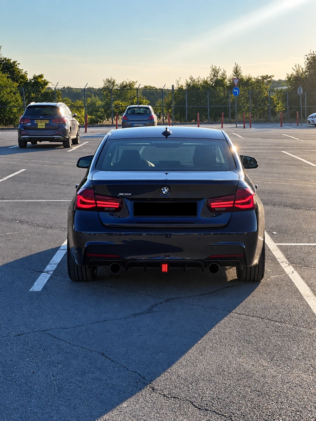 BMW 330 B46 xDrive, снимка 3 - Автомобили и джипове - 56195689