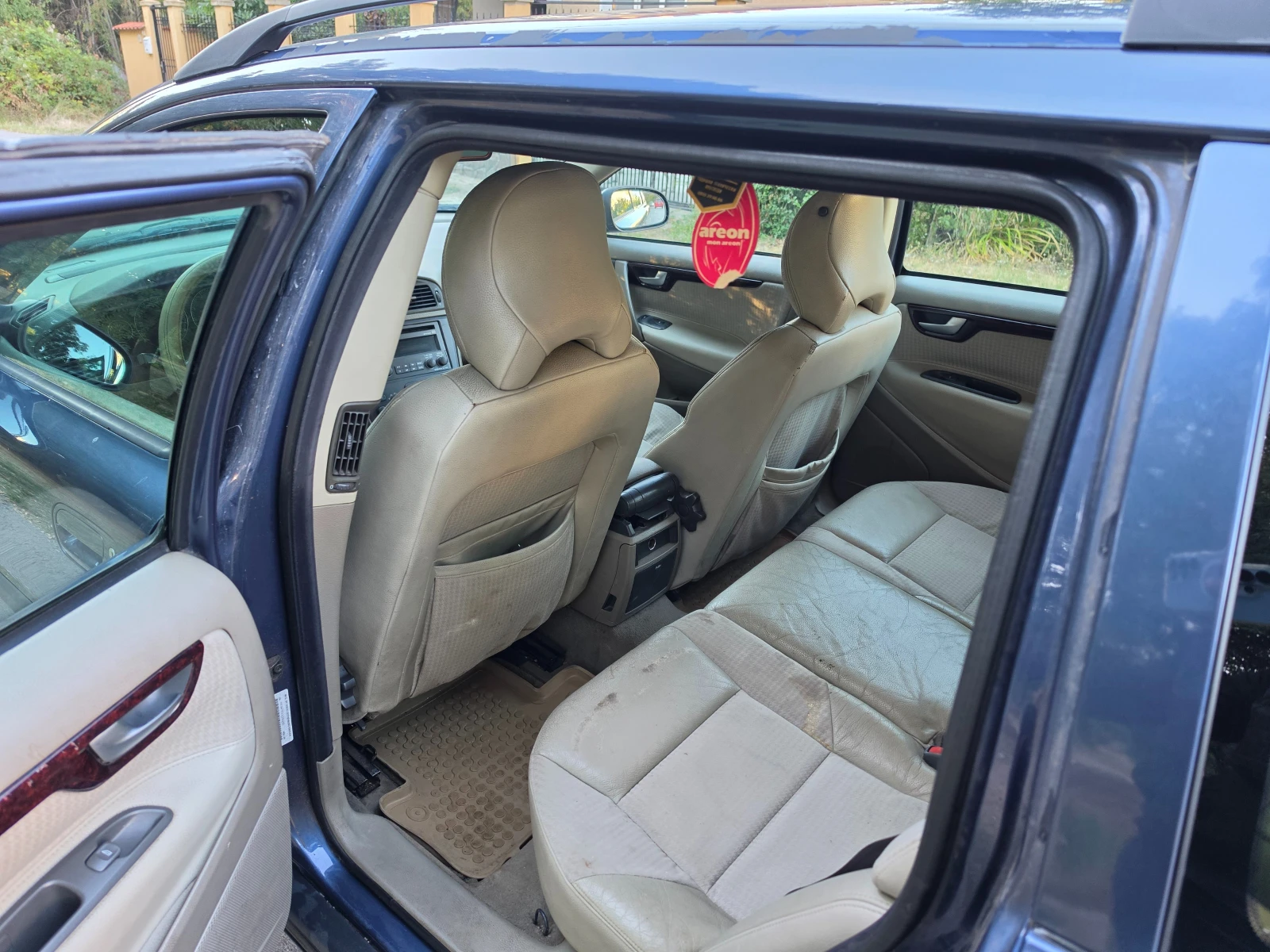 Volvo V70 Спешно!!!, снимка 10 - Автомобили и джипове - 56215219