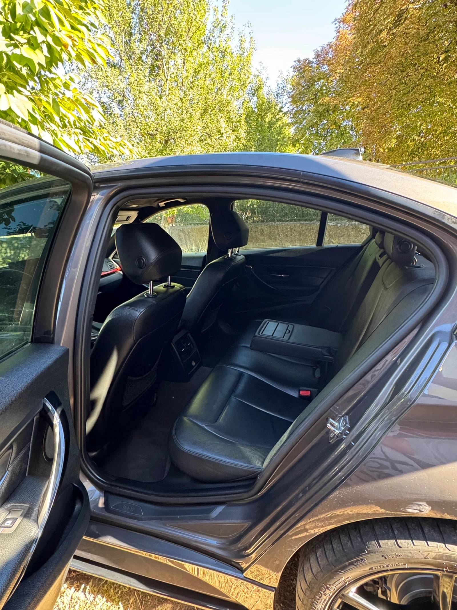 BMW 320, снимка 12 - Автомобили и джипове - 56347827