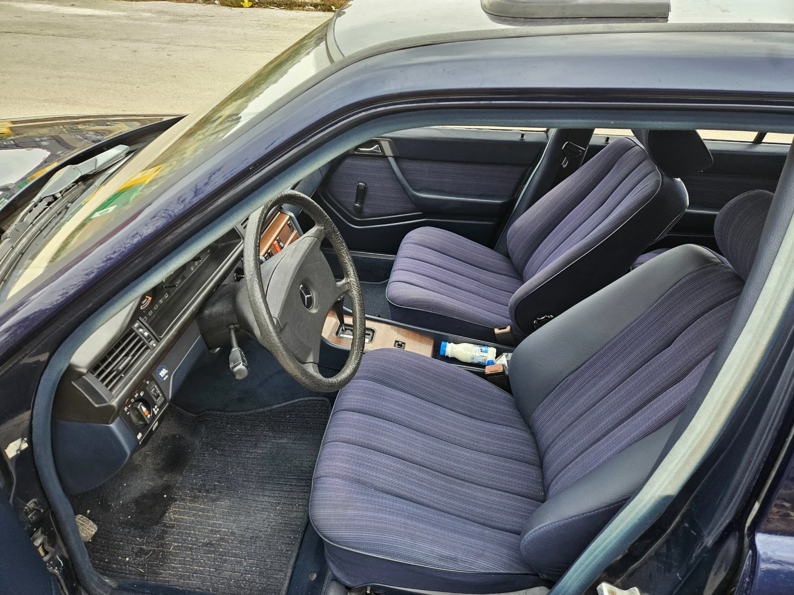 Mercedes-Benz 124 Бензин 2.6, снимка 14 - Автомобили и джипове - 56745926