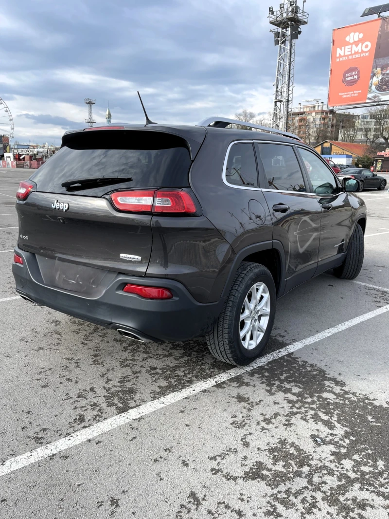 Jeep Cherokee LATITU AWD, снимка 4 - Автомобили и джипове - 47540823