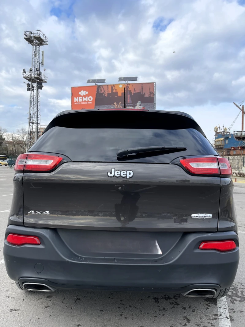 Jeep Cherokee LATITU AWD, снимка 9 - Автомобили и джипове - 47243425