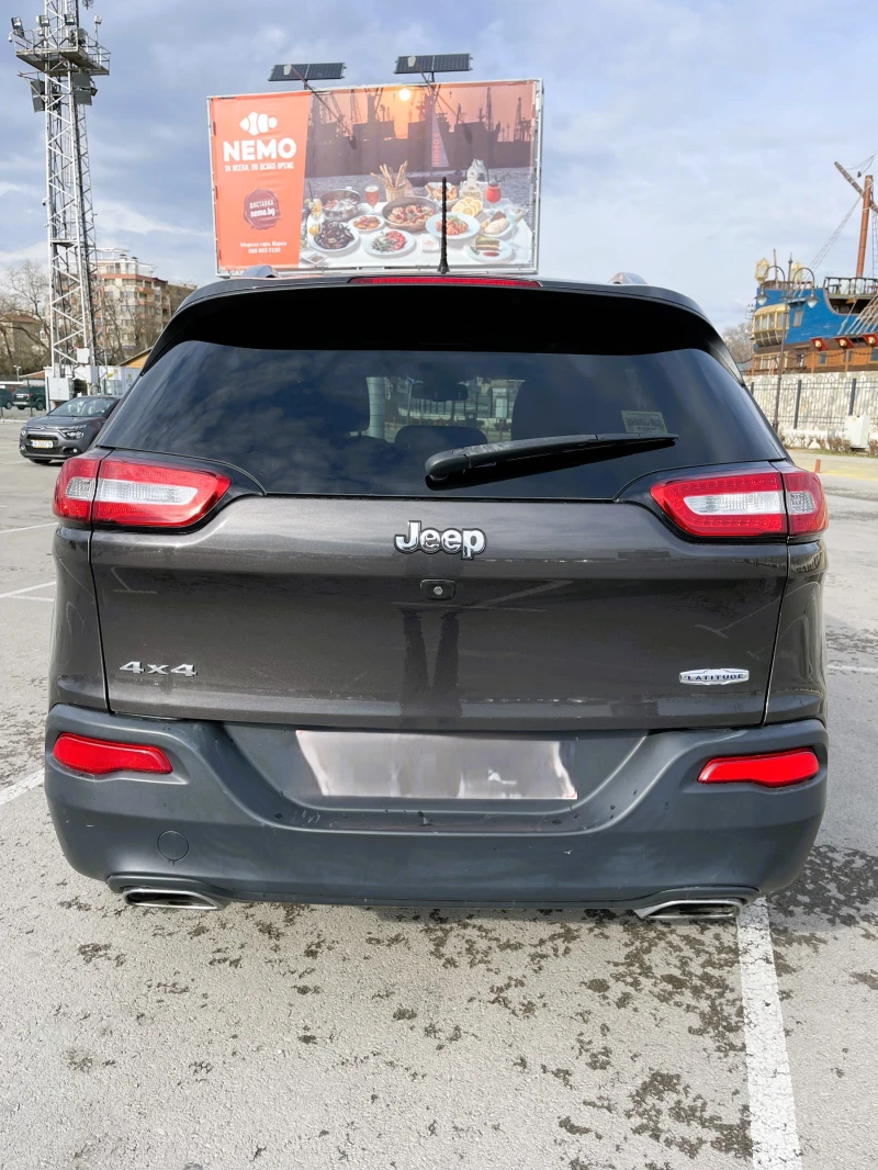 Jeep Cherokee LATITU AWD, снимка 7 - Автомобили и джипове - 47540823