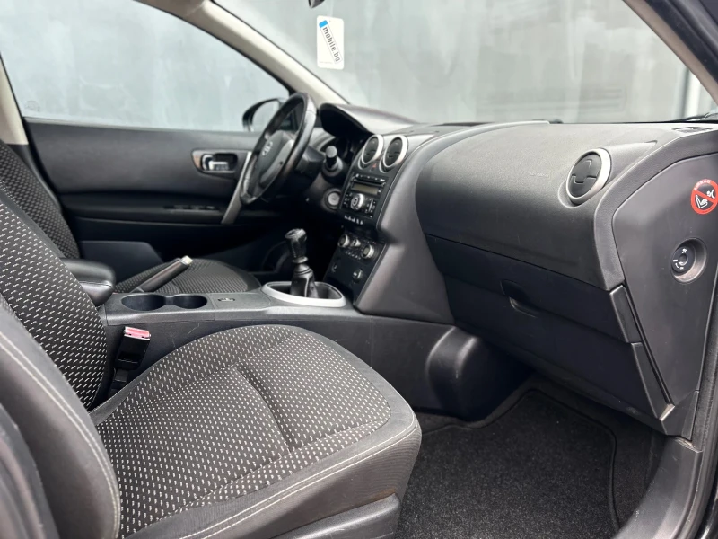 Nissan Qashqai 1.5DCi, ПЕРФЕКТЕН, снимка 10 - Автомобили и джипове - 49592966