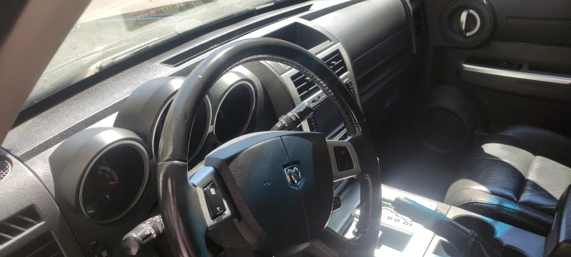 Dodge Nitro Фабрична Газова уредба 4x4 зим.летни гуми и дж, снимка 8 - Автомобили и джипове - 52395916