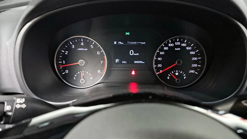 Kia Sportage 2.0 2WD PRESTIGE , снимка 8 - Автомобили и джипове - 52463747