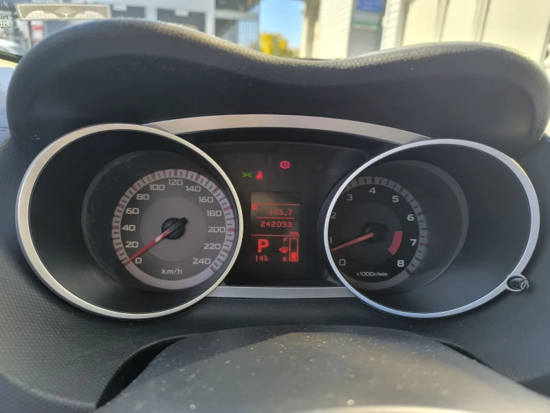 Mitsubishi Outlander 2.4, снимка 9 - Автомобили и джипове - 52510221