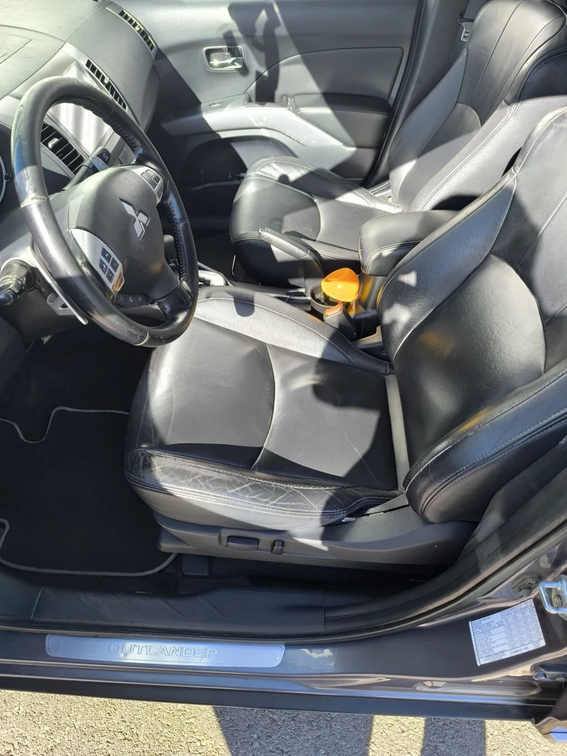 Mitsubishi Outlander 2.4, снимка 7 - Автомобили и джипове - 52510221