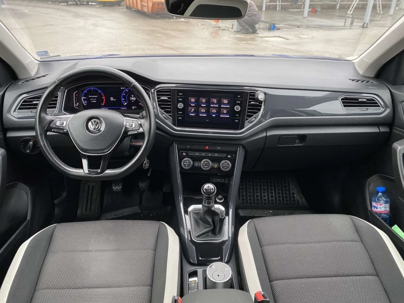 VW T-Roc 1.6 TDI, снимка 11 - Автомобили и джипове - 53389842
