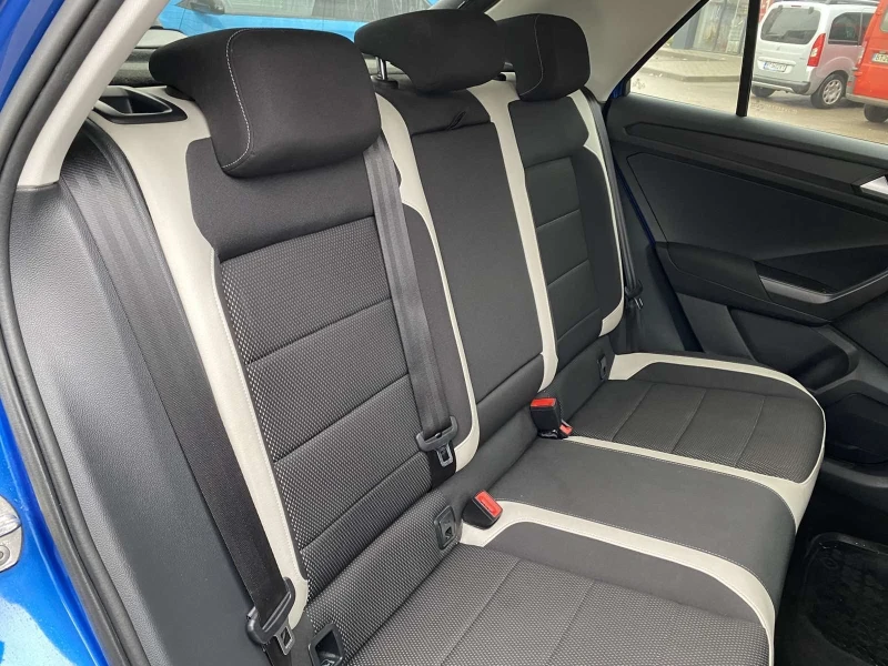 VW T-Roc 1.6 TDI, снимка 10 - Автомобили и джипове - 53389842