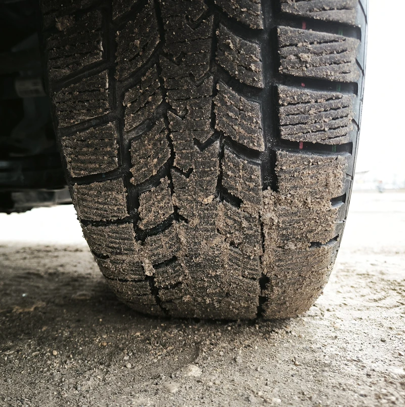 Toyota C-HR 1.8i Hybrid, снимка 14 - Автомобили и джипове - 53515440