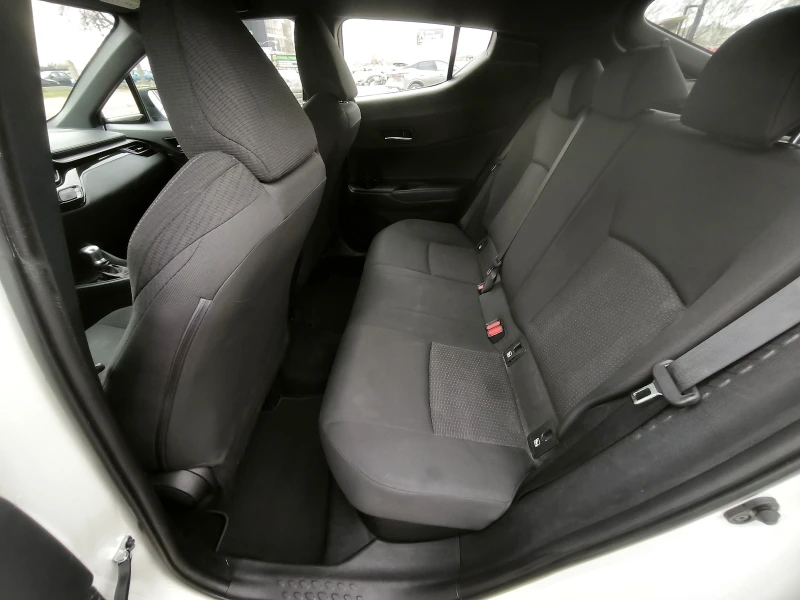 Toyota C-HR 1.8i Hybrid, снимка 12 - Автомобили и джипове - 53515440