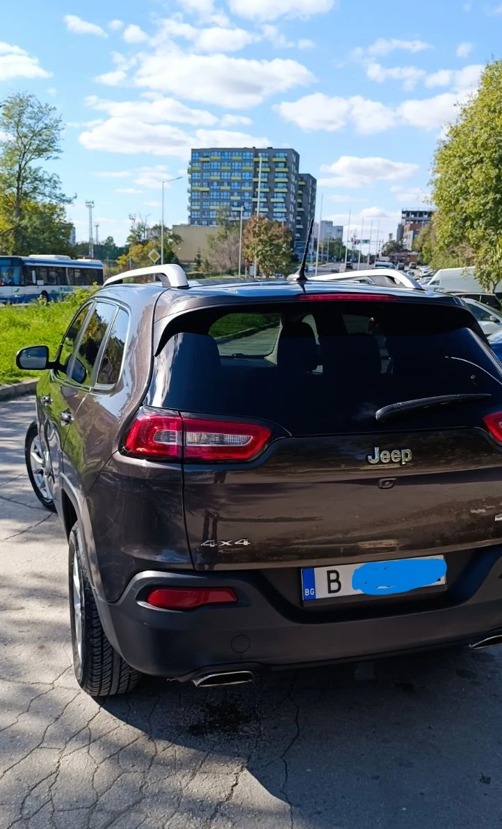 Jeep Cherokee LATITU AWD, снимка 2 - Автомобили и джипове - 47755399