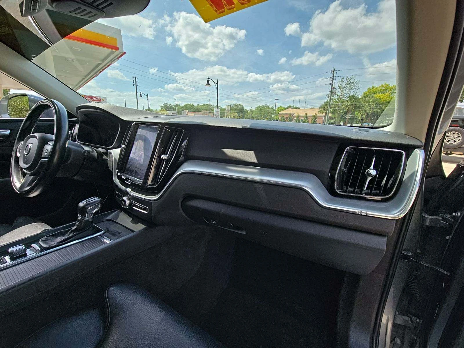 Volvo XC60 ДИГИТАЛНО* ТАБЛО* ПОДГРЕВ* КАМЕРА* КЕЙЛЕС* LANE* A - изображение 6