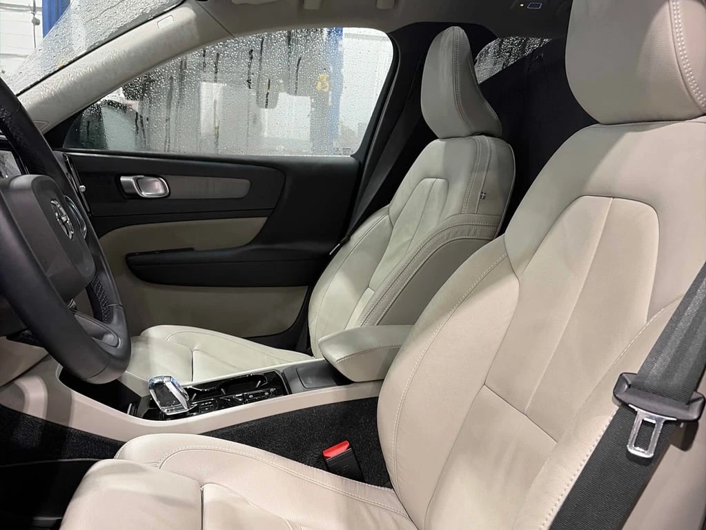 Volvo XC40 * Plus Bright Theme * CARFAX * ЦЕНА ДО БГ - изображение 10