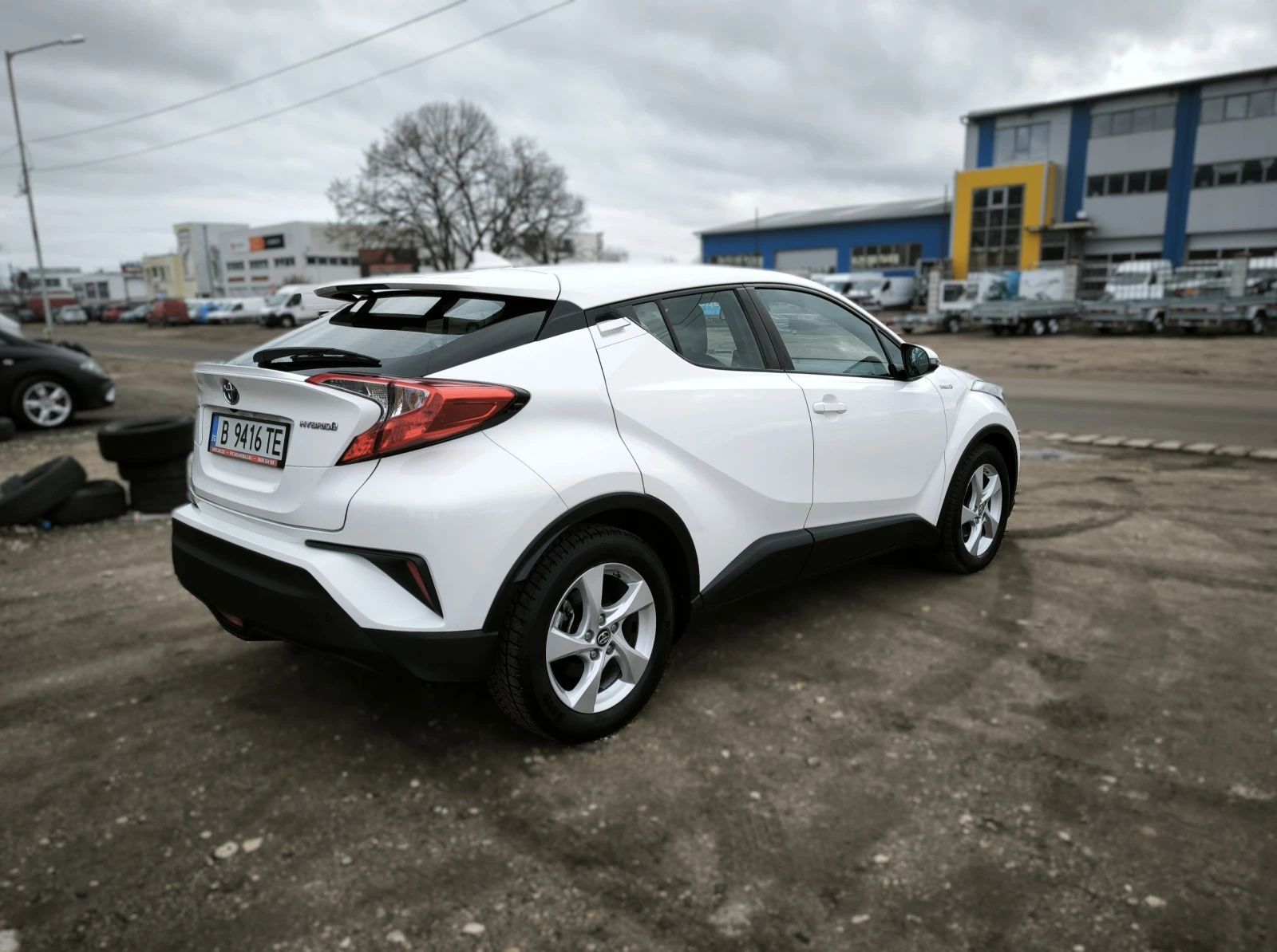 Toyota C-HR 1.8i Hybrid | Mobile.bg � ����������� 4