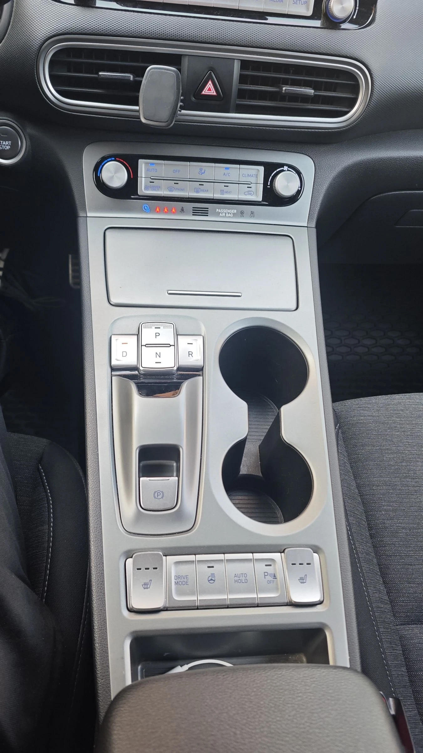 Hyundai Kona, снимка 8 - Автомобили и джипове - 54327675