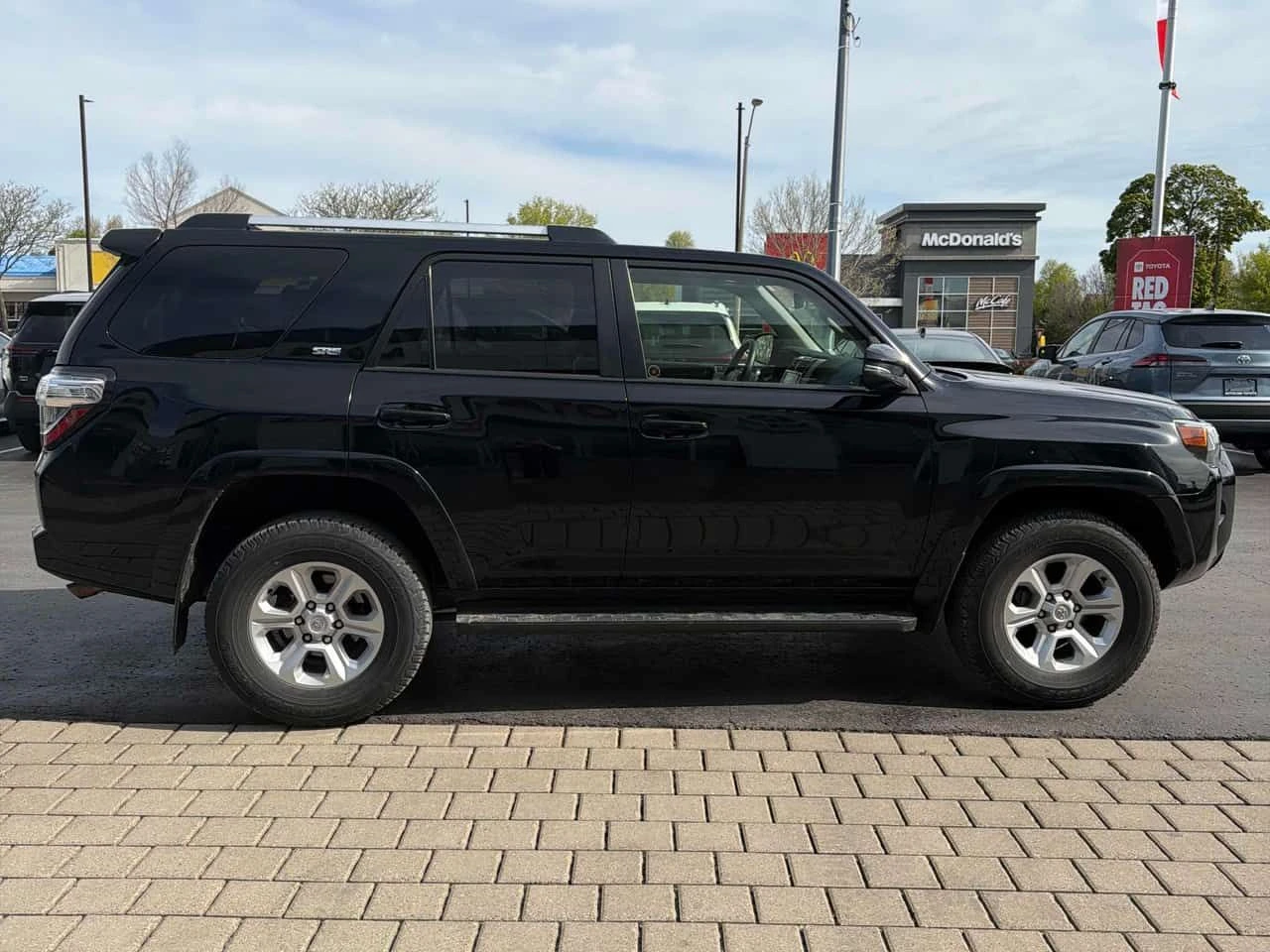 Toyota 4runner * 4WD * ПРЕДСТАВИТЕЛСТВО * ПОДГРЕВ * NAVI, снимка 16 - Автомобили и джипове - 54585923