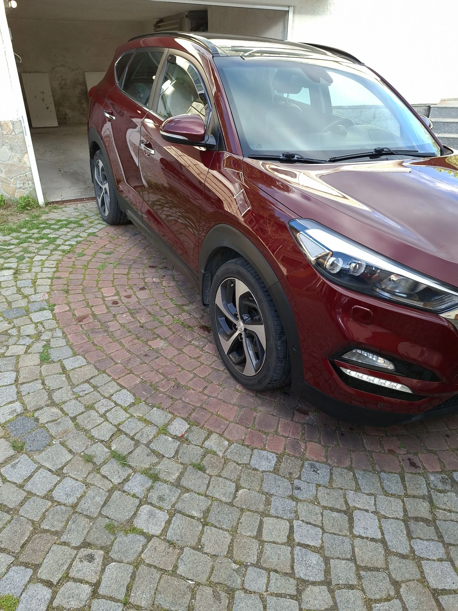 Hyundai Tucson 2.0CRDI 185 -Панорама, обдухване, подгрев, снимка 2 - Автомобили и джипове - 54704113