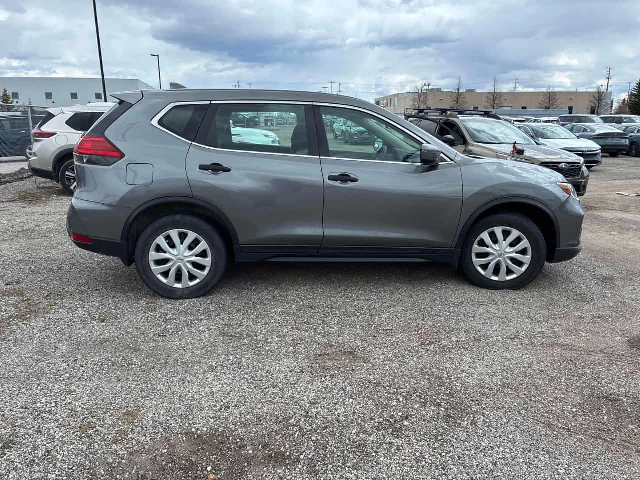 Nissan Rogue * FWD 4dr * АВТОКРЕДИТ БЕЗ ПЪРВОНАЧАЛНА ВНОСКА* , снимка 3 - Автомобили и джипове - 54842240
